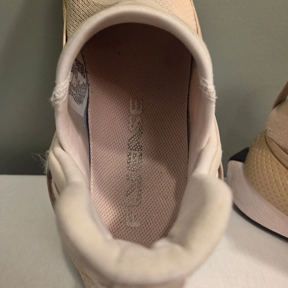 Nike Women's Go FlyEase Easy On/Off Sneakers, Size 8.5,‎ Light Tan Cream